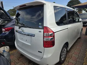 Toyota Noah 2013 White