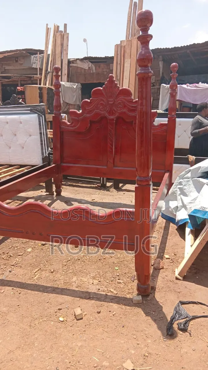 Plain Wood Bed 4*6