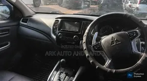 Mitsubishi L200 2010 Black