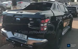 Mitsubishi L200 2010 Black