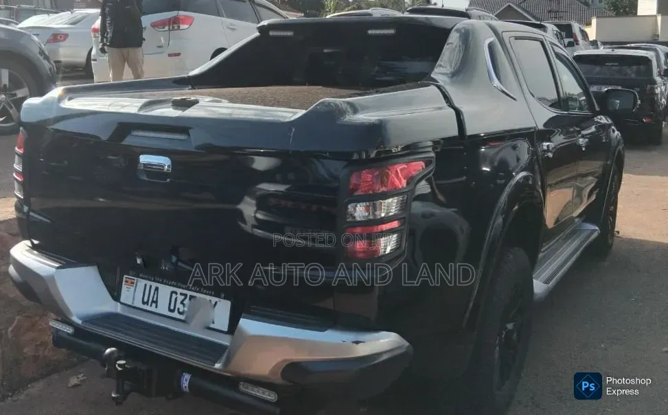 Mitsubishi L200 2010 Black