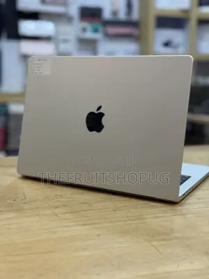 Laptop Apple MacBook Pro 2025 M5 16GB Apple M5 SSD 512GB