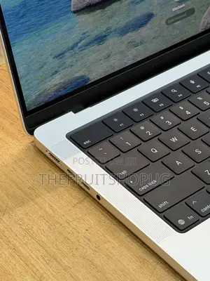 Laptop Apple MacBook Pro 2025 M5 16GB Apple M5 SSD 512GB