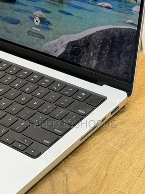 Laptop Apple MacBook Pro 2025 M5 16GB Apple M5 SSD 512GB