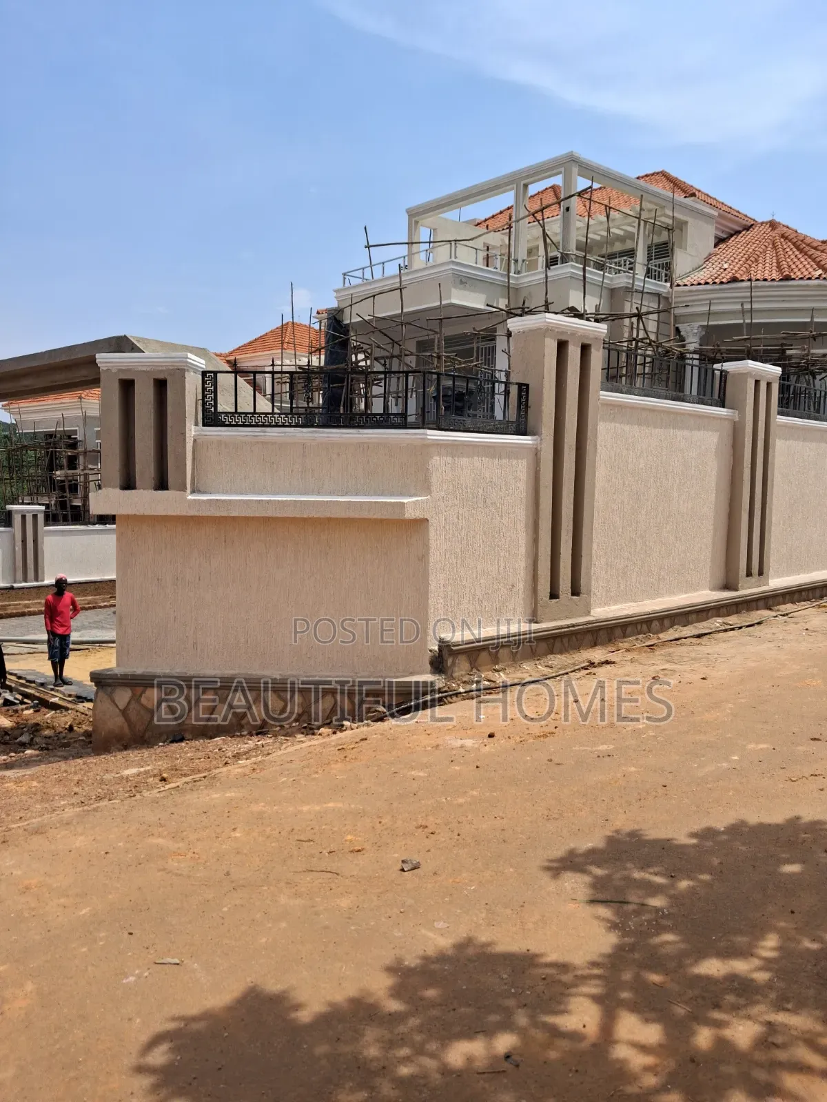 Furnished 7bdrm Duplex in Kira for sale