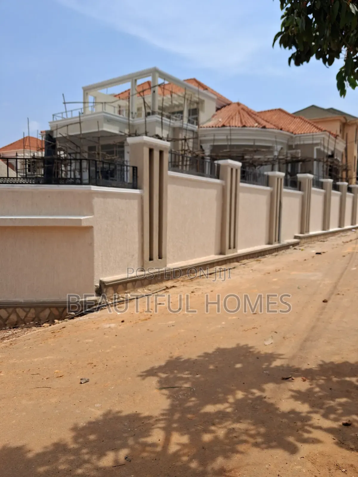 Furnished 7bdrm Duplex in Kira for sale