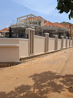 Furnished 7bdrm Duplex in Kira for sale