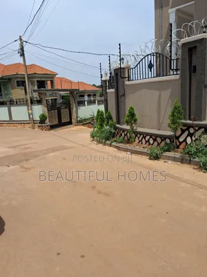 Furnished 7bdrm Duplex in Kira for sale