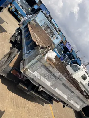 Canter Tipper 4d33 Engine