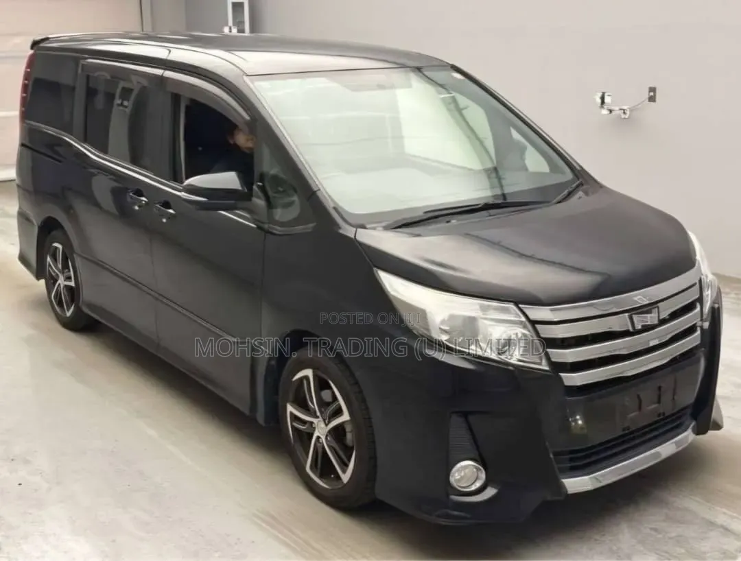 Toyota Noah 2014 Black