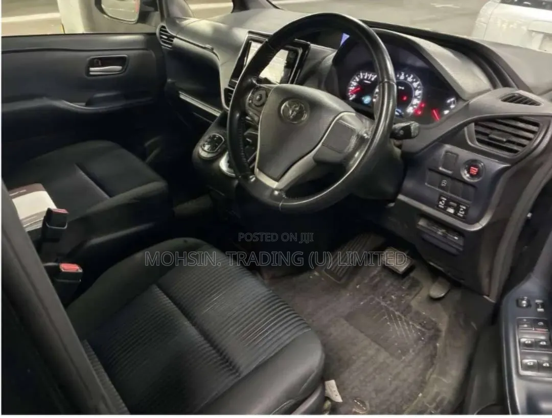 Toyota Noah 2014 Black