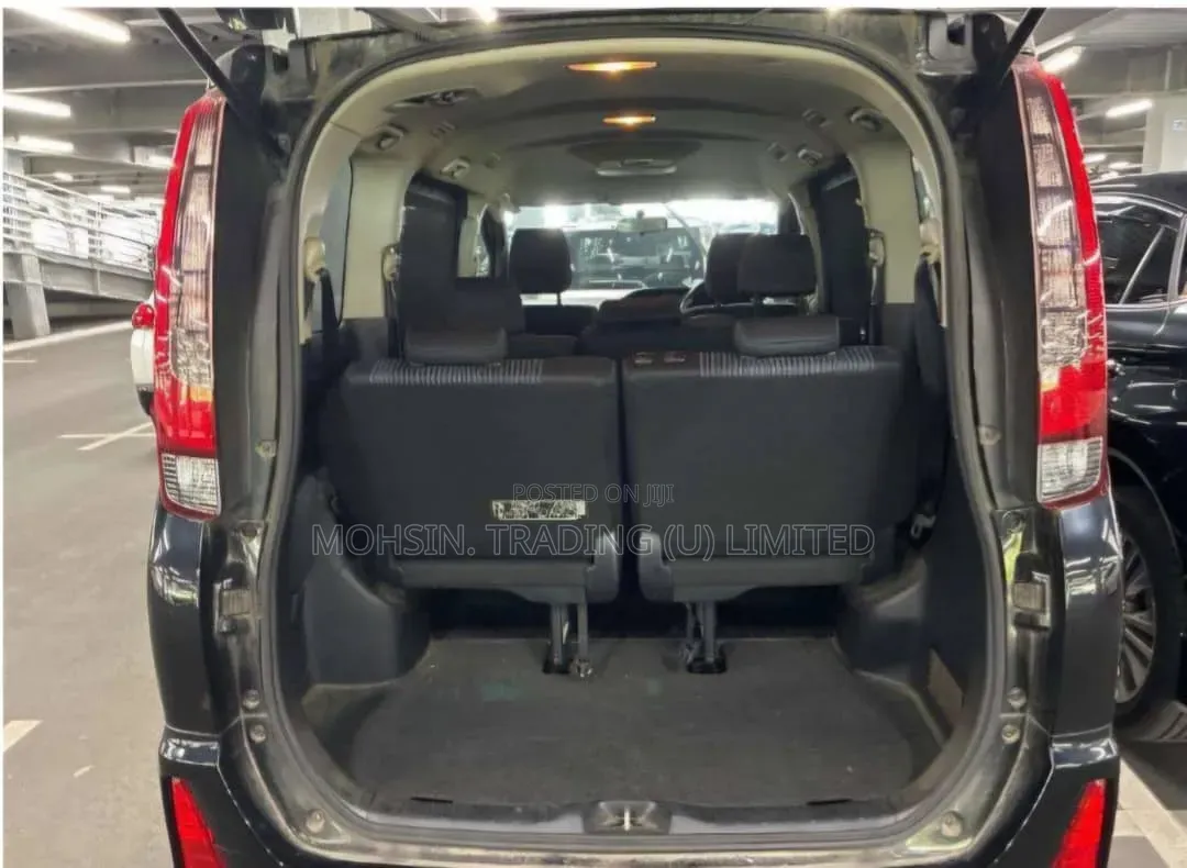 Toyota Noah 2014 Black