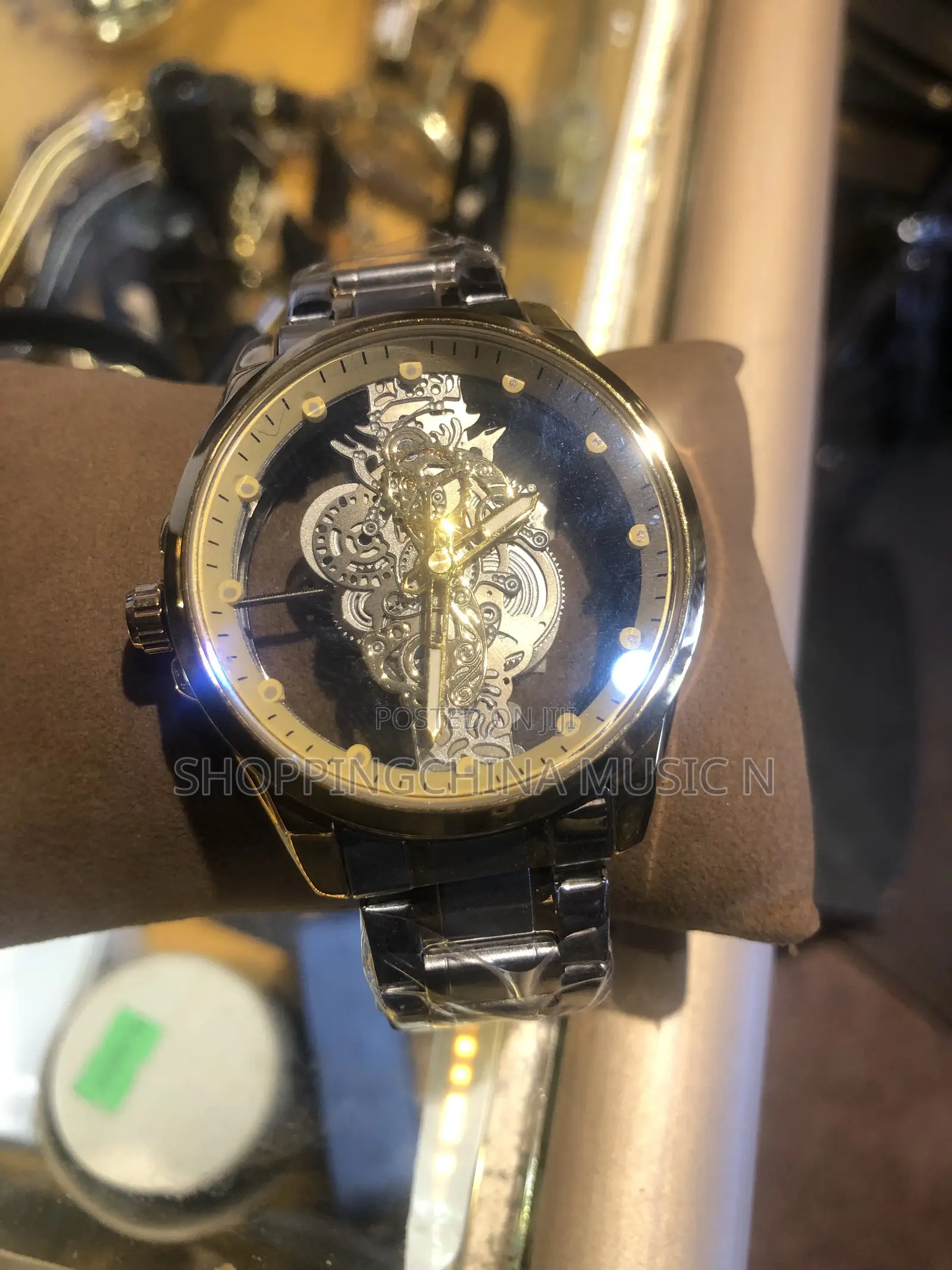 Men Quartz Watch