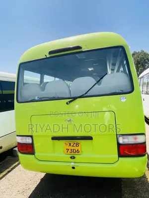 Toyota Coaster 2014 Orange