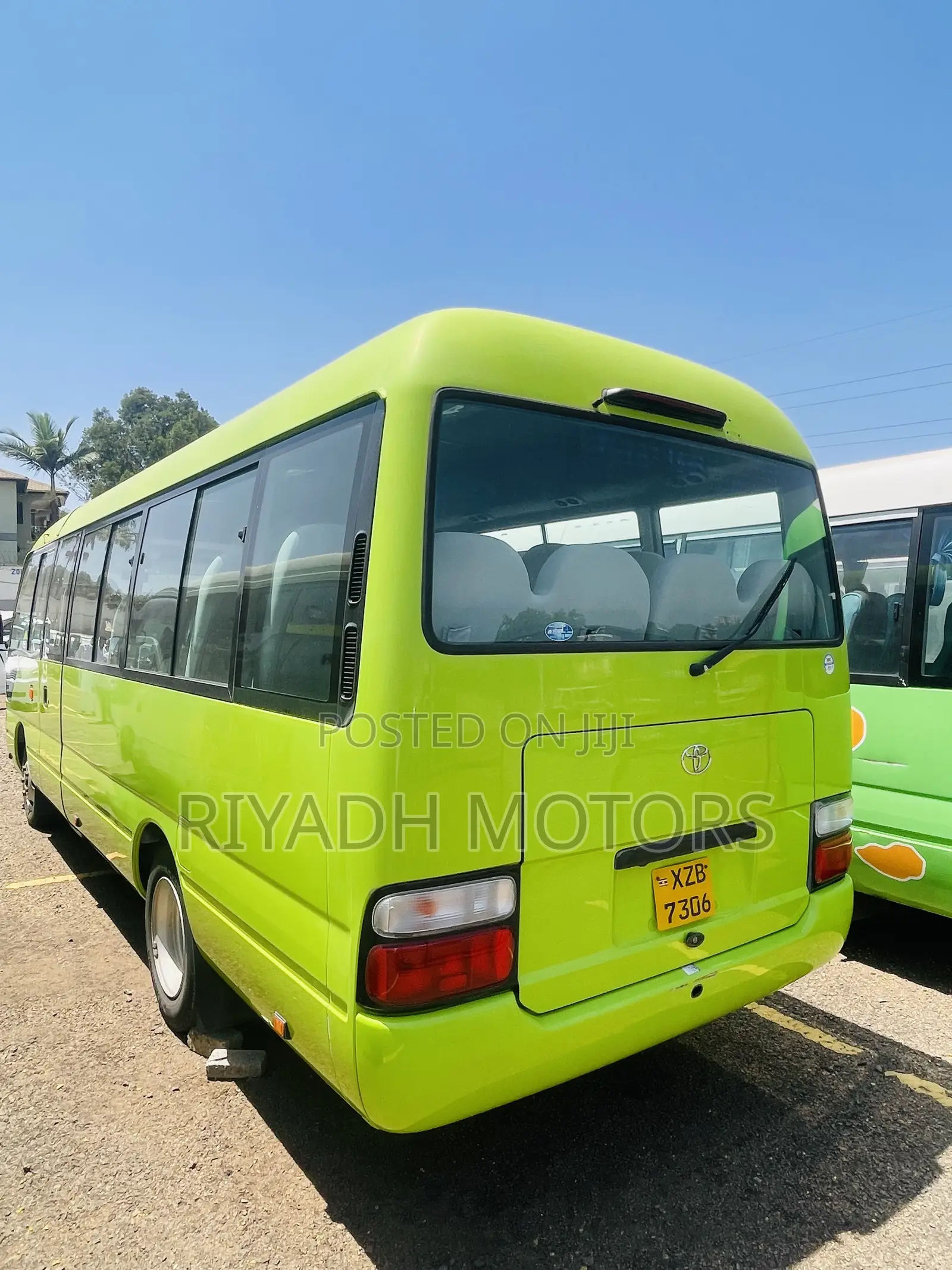 Toyota Coaster 2014 Orange