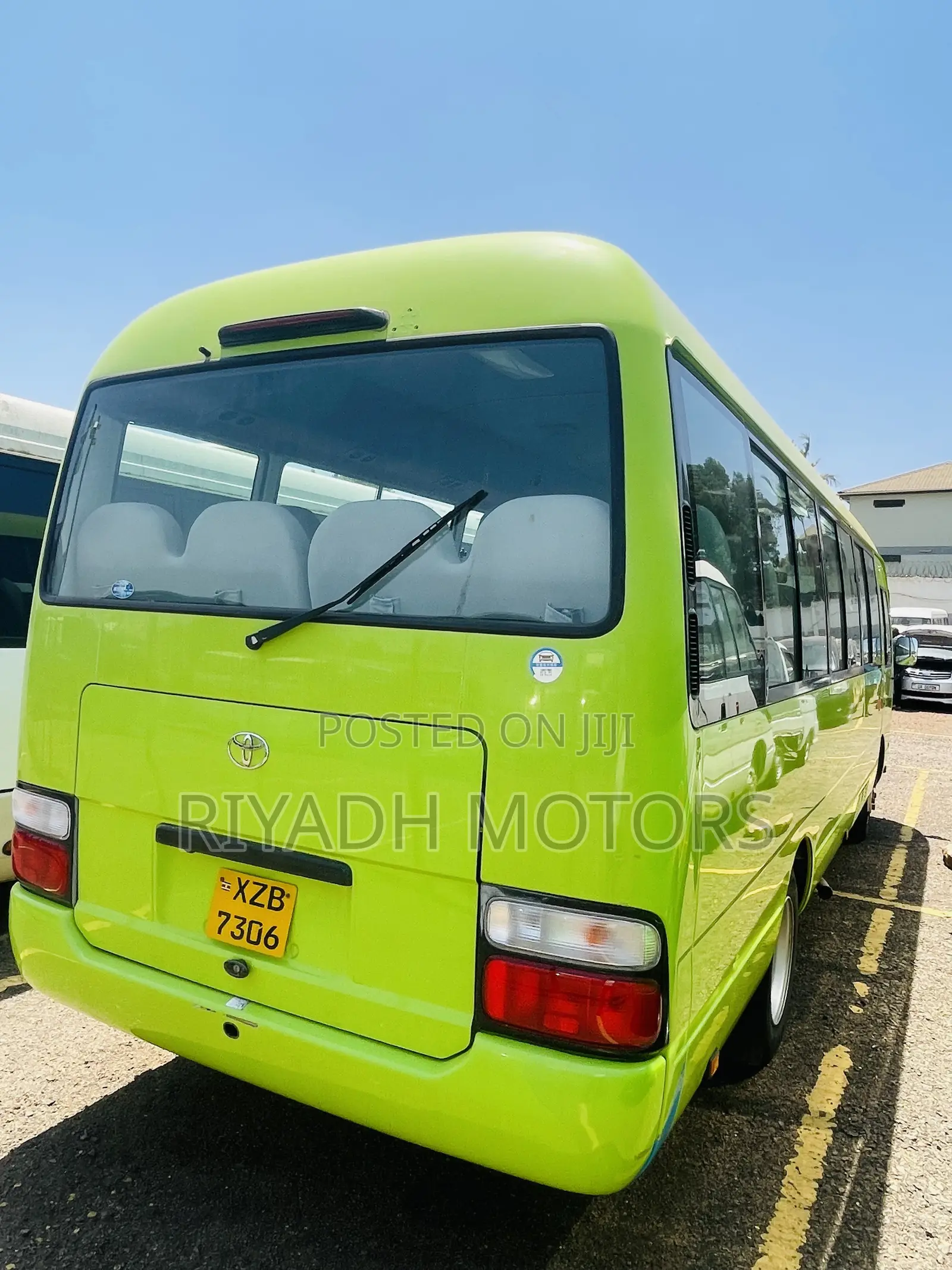 Toyota Coaster 2014 Orange