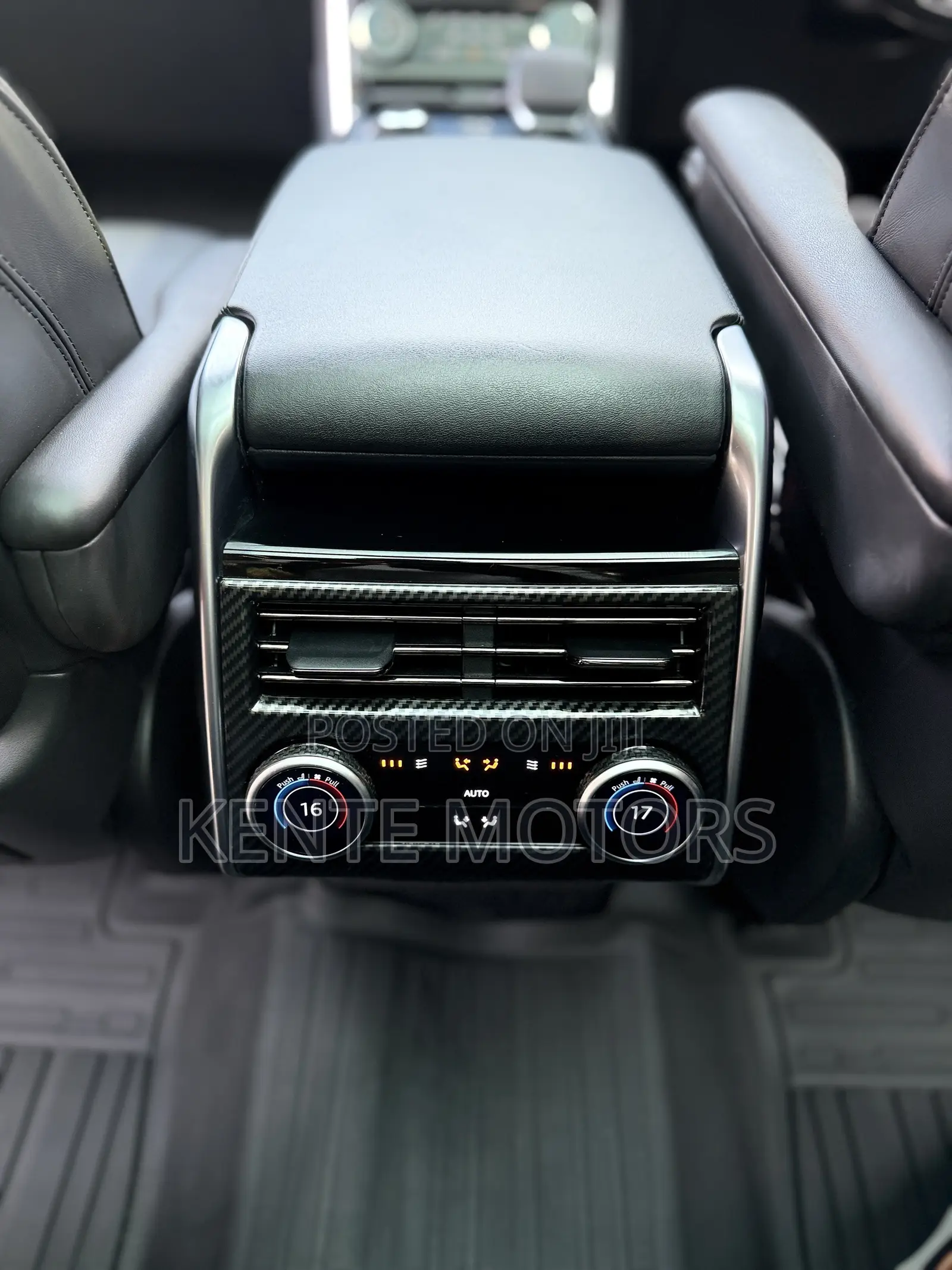 Land Rover Range Rover Vogue 2023 Silver