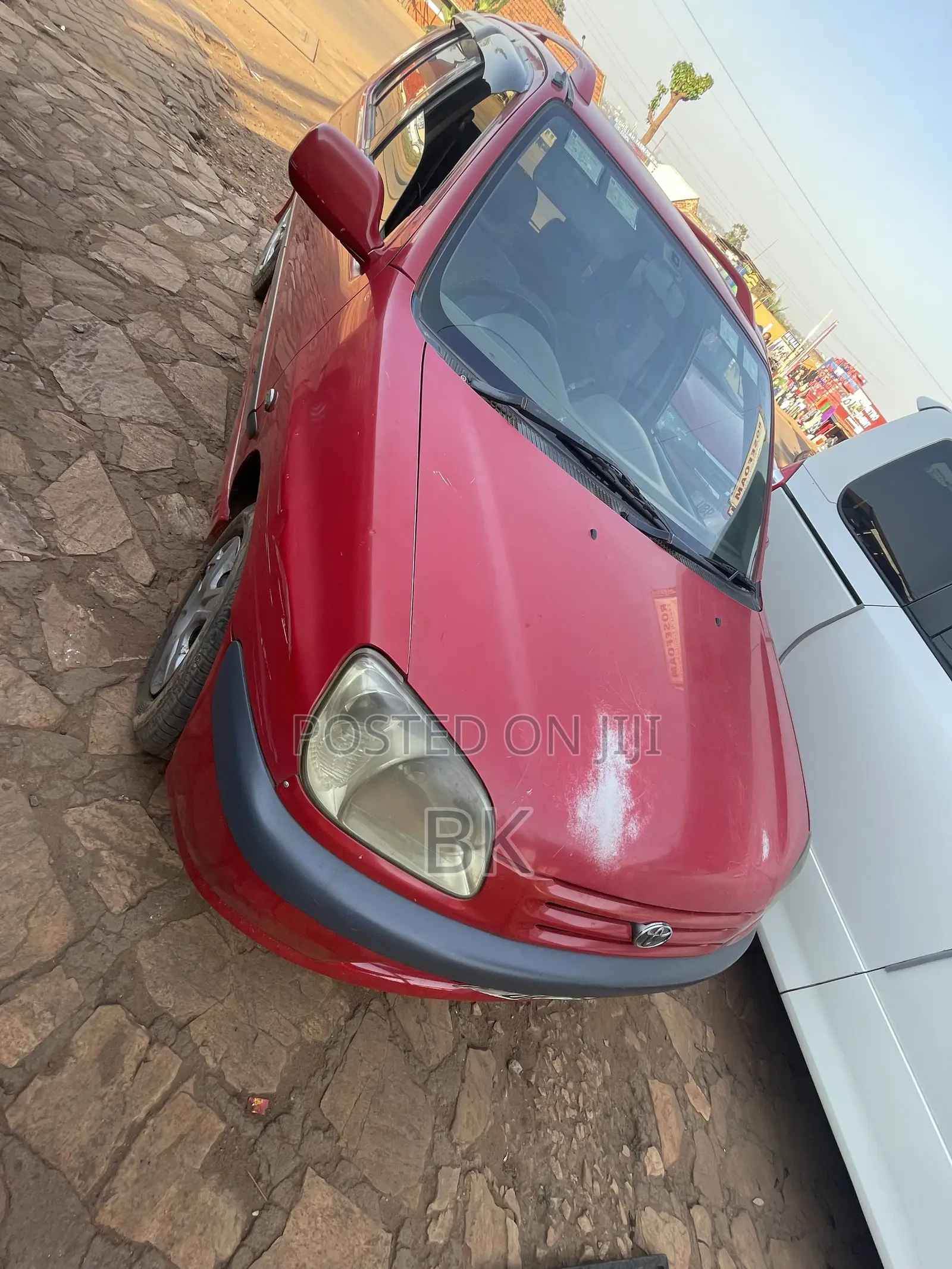 Toyota Raum 2000 Red