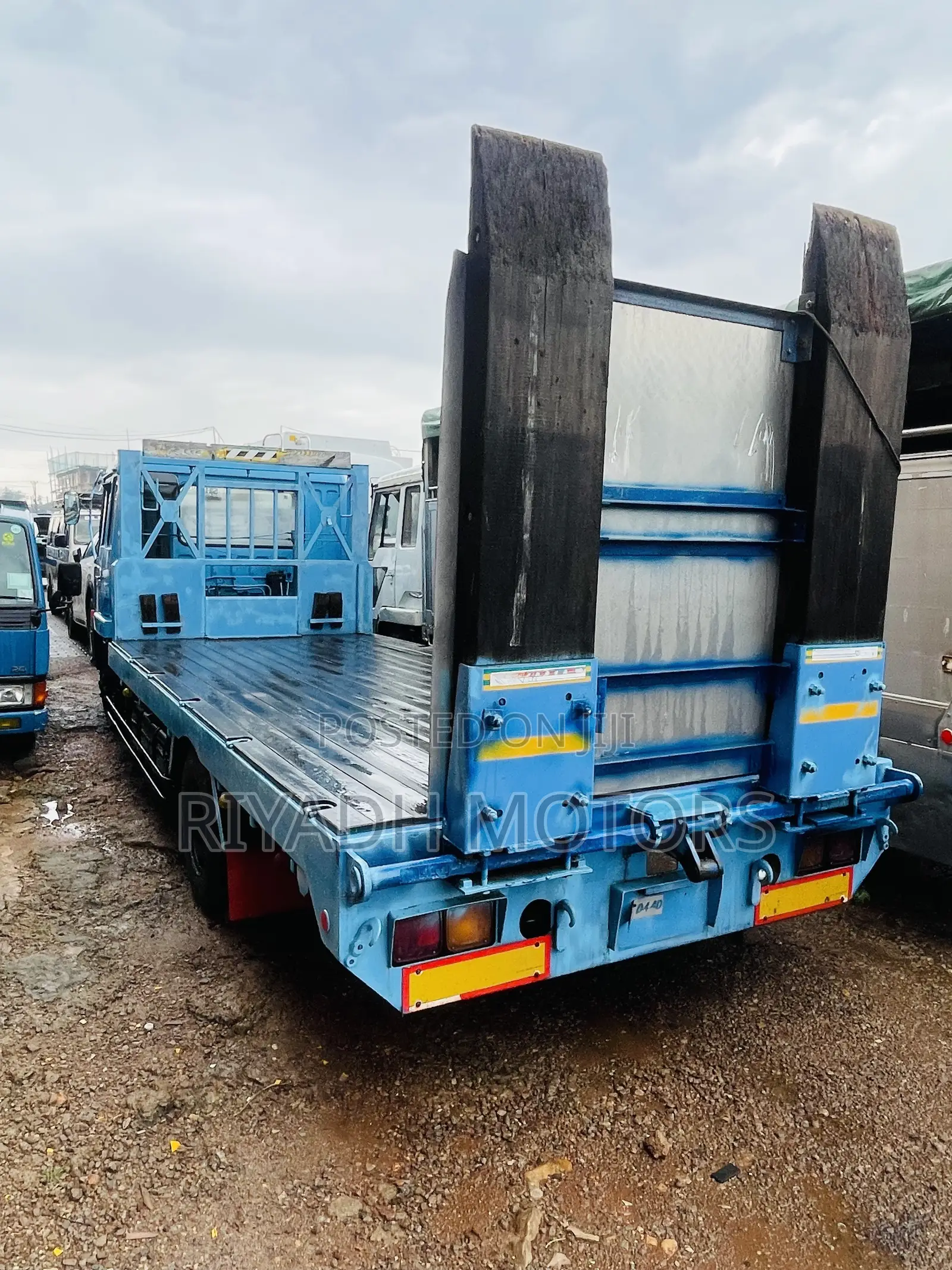 Fuso Ordinary Engine Car Carrier