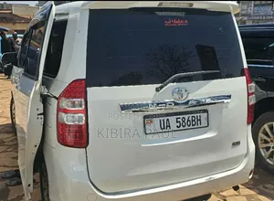 Toyota Noah 2011 White