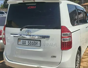 Toyota Noah 2011 White