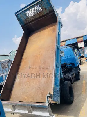 Isuzu Dumper 4lights