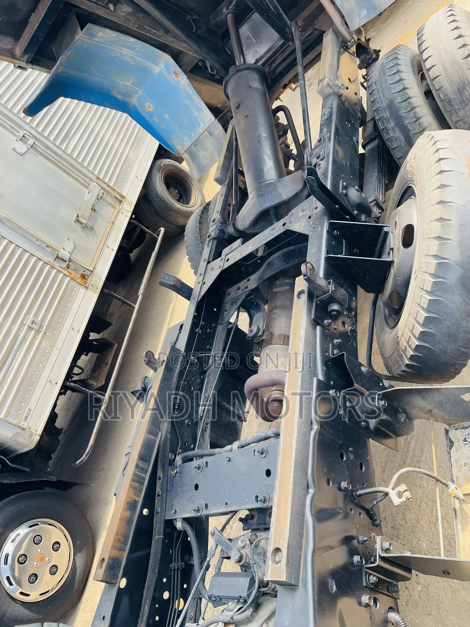 Isuzu Dumper 4lights