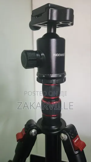 Neewer Tripod (Detachable to Monopod)