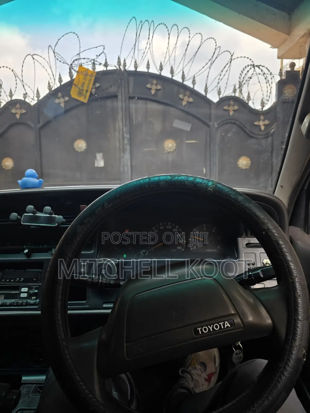 Toyota HiAce 1998 Blue