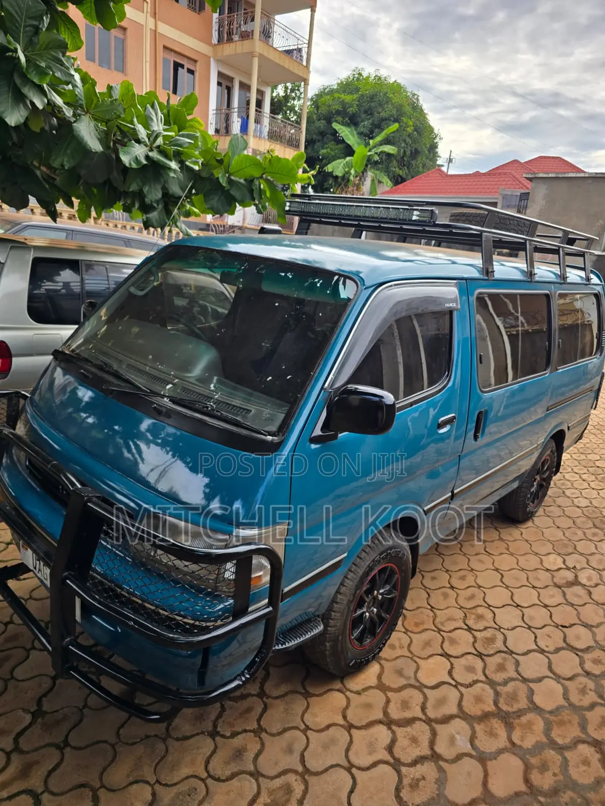 Toyota HiAce 1998 Blue