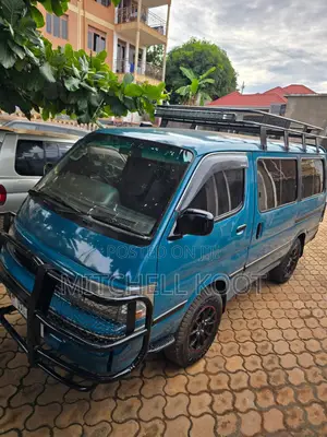Toyota HiAce 1998 Blue