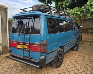 Toyota HiAce 1998 Blue