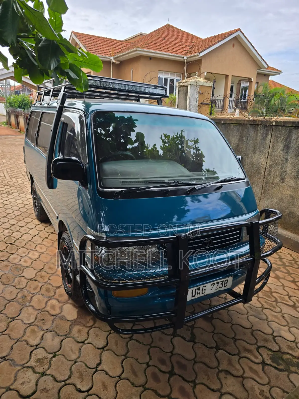 Toyota HiAce 1998 Blue