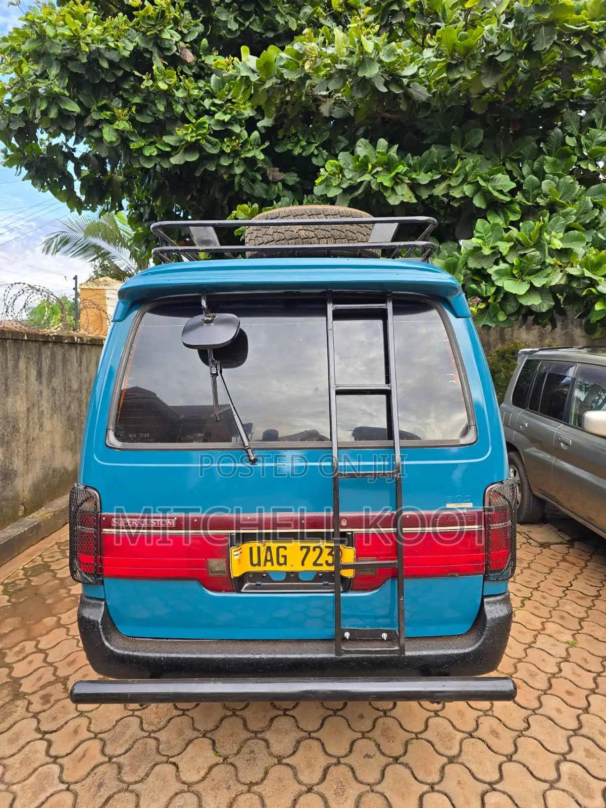 Toyota HiAce 1998 Blue
