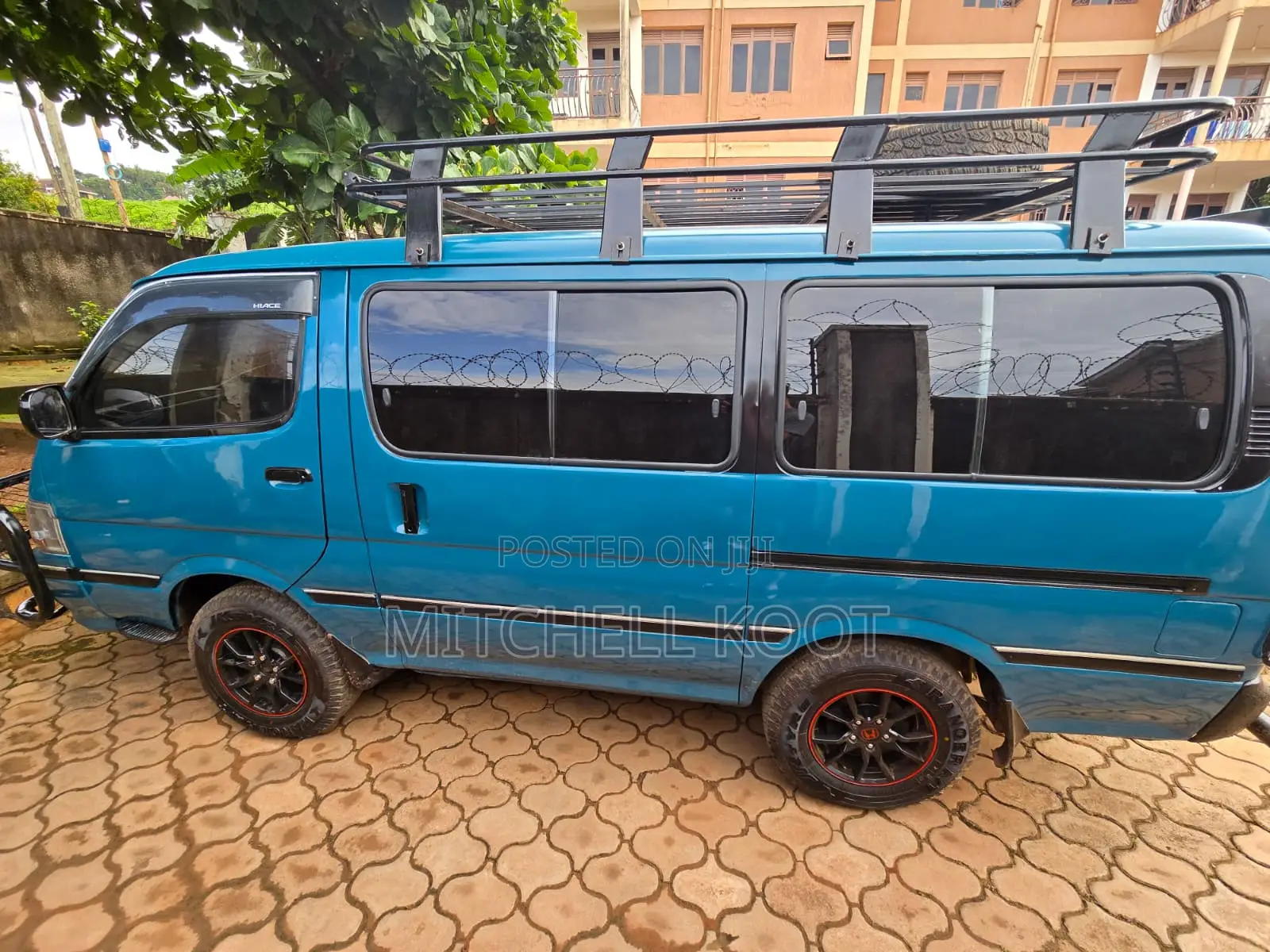 Toyota HiAce 1998 Blue