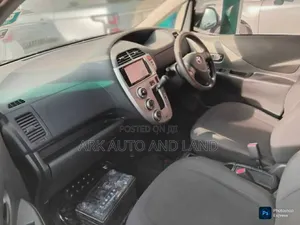 Toyota Ractis 2012 Silver