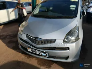 Toyota Ractis 2012 Silver