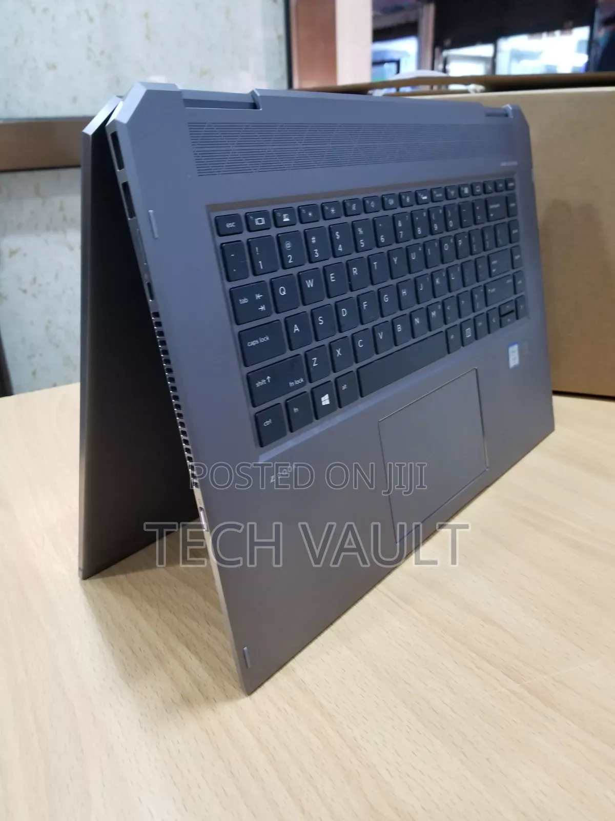 New Laptop HP ZBook Studio x360 15 G6 16GB Intel Xeon SSD 512GB