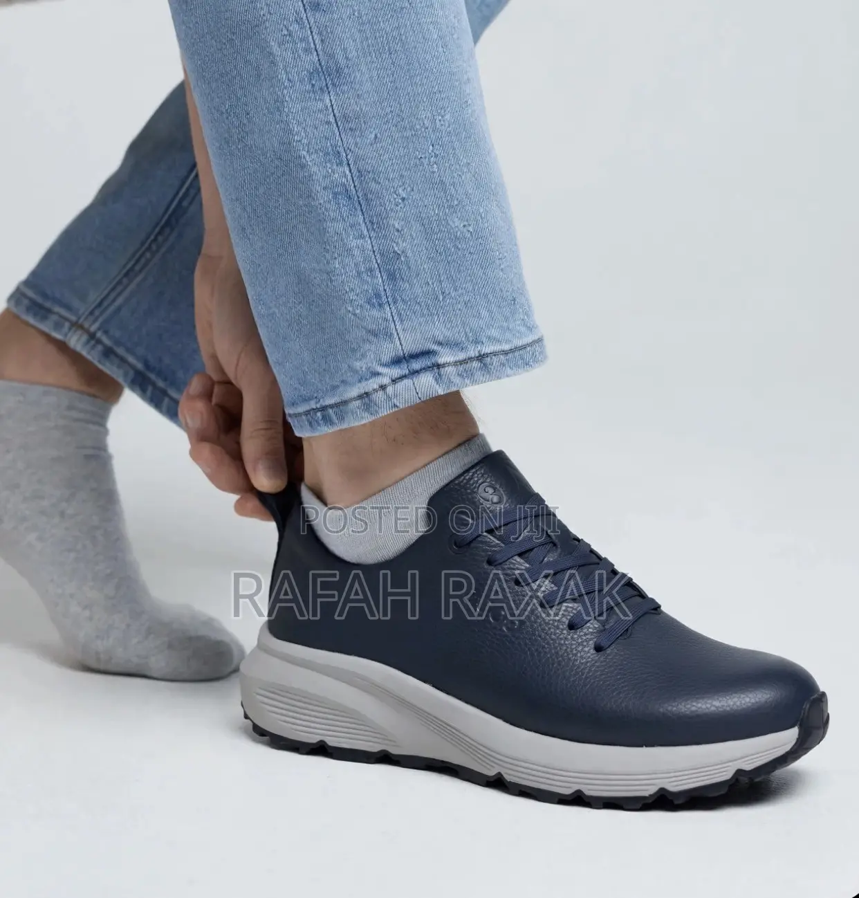 Original Navy Blue Ecco Casual Leather Sneakers