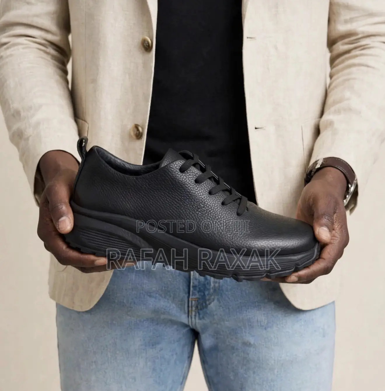 Men’s Classic Sleek Black Ecco Casual Leather Sneakers