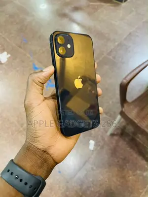 Apple iPhone 12 64 GB Black