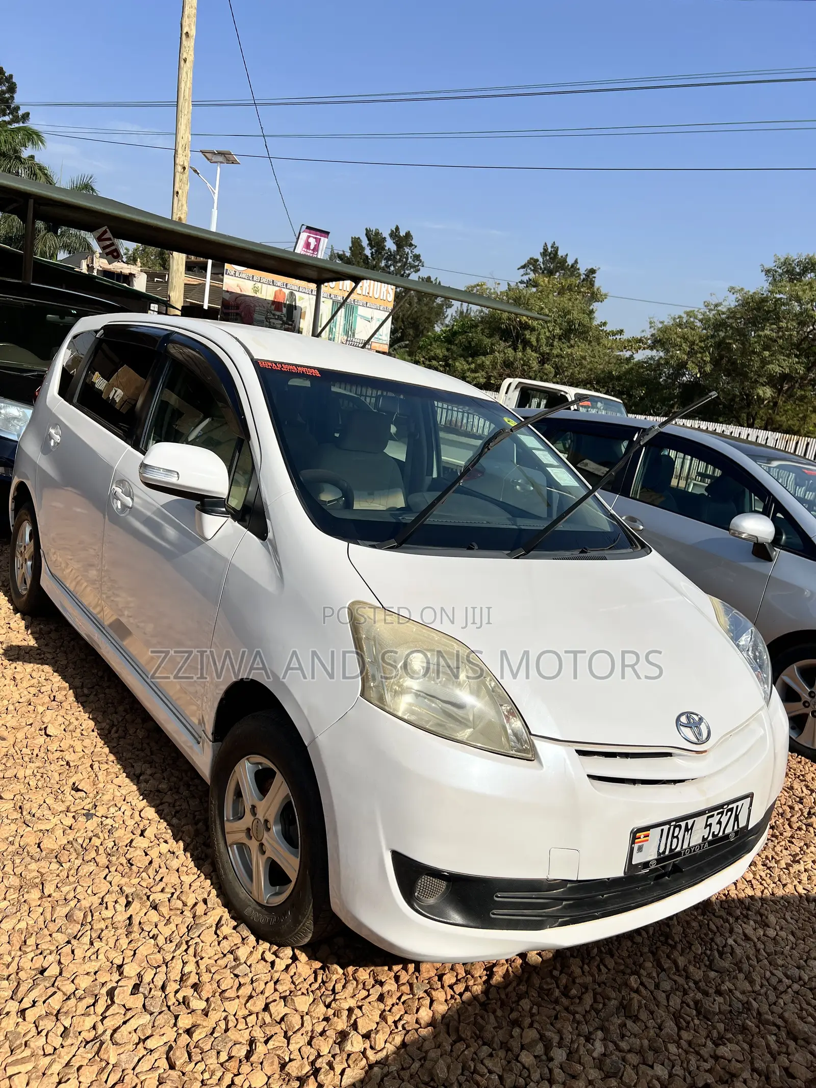 Toyota Passo Sette 1.5 AWD 2012 White