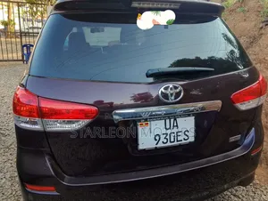 Toyota Wish 2011 Maroon