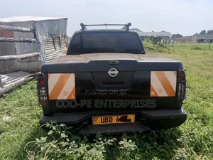 Nissan Navara 2008 Black