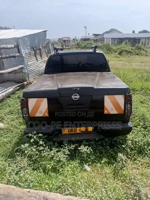 Nissan Navara 2008 Black