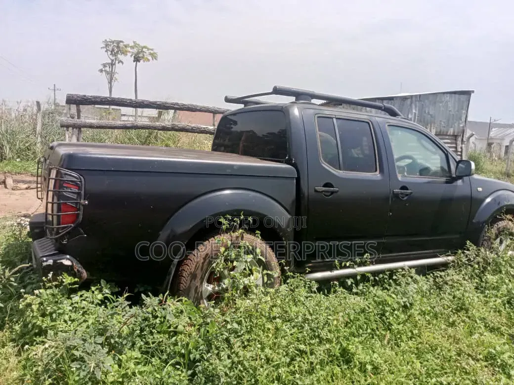 Nissan Navara 2008 Black