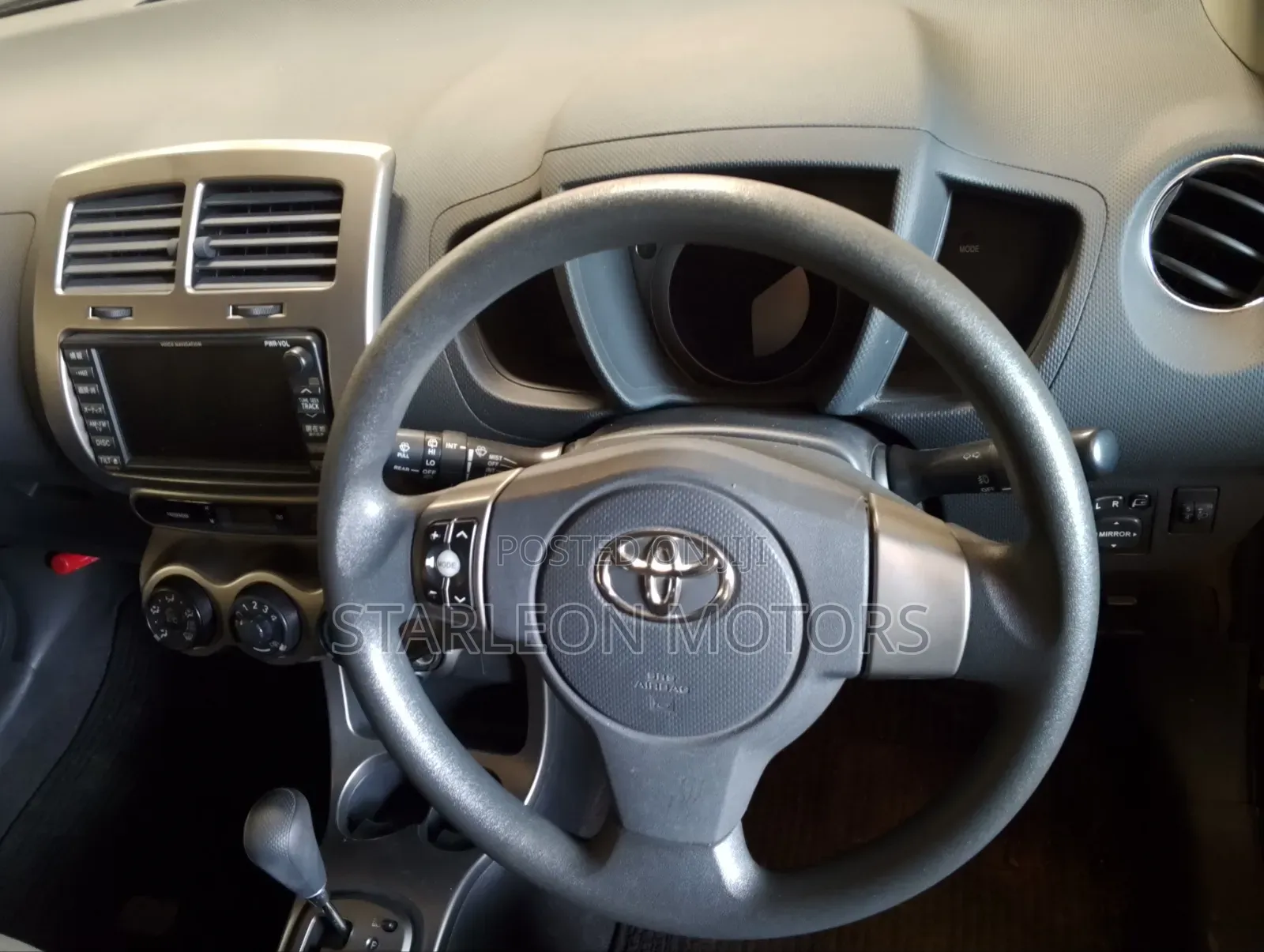 Toyota IST 2011 Blue