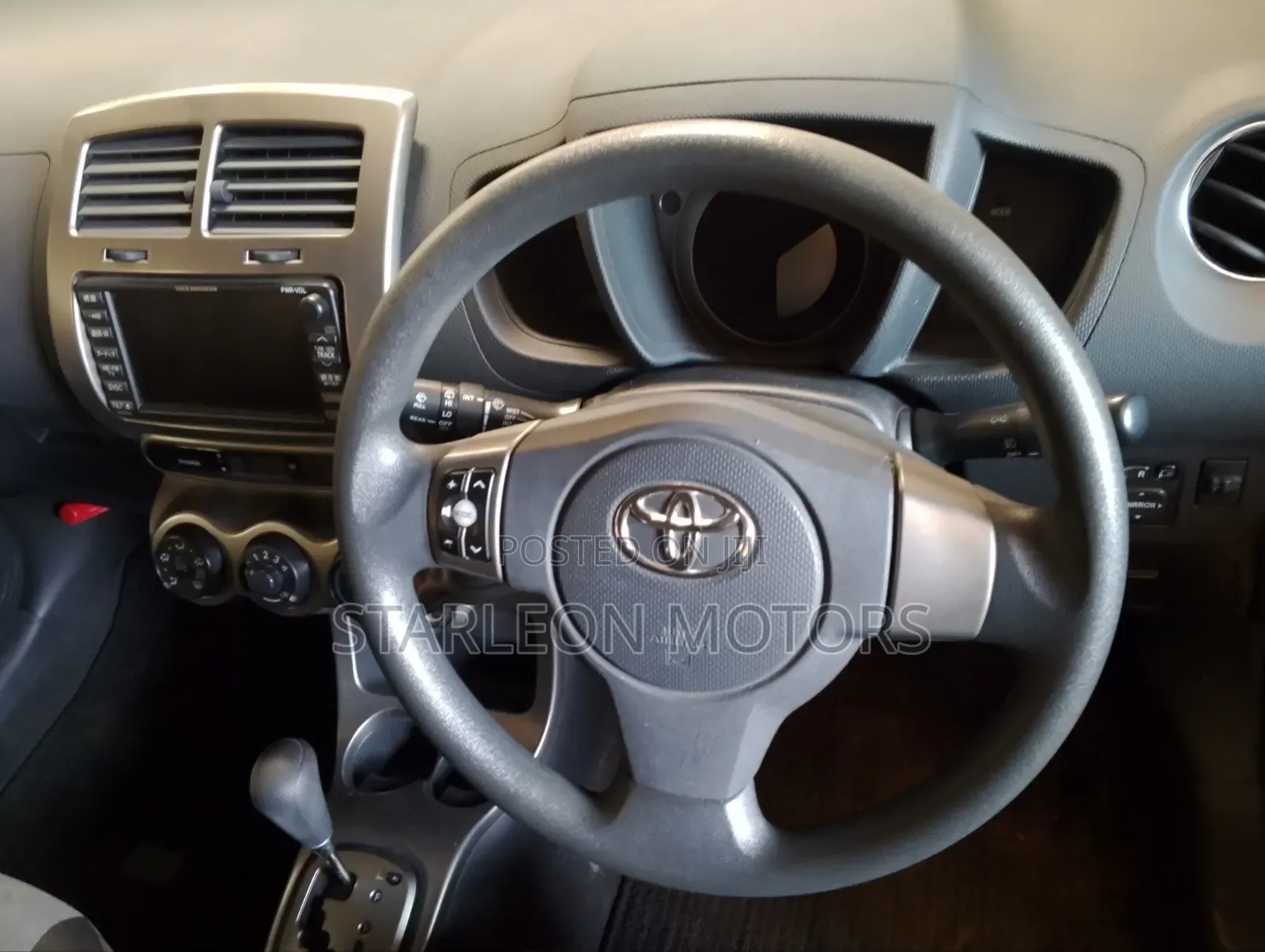 Toyota IST 2011 Blue