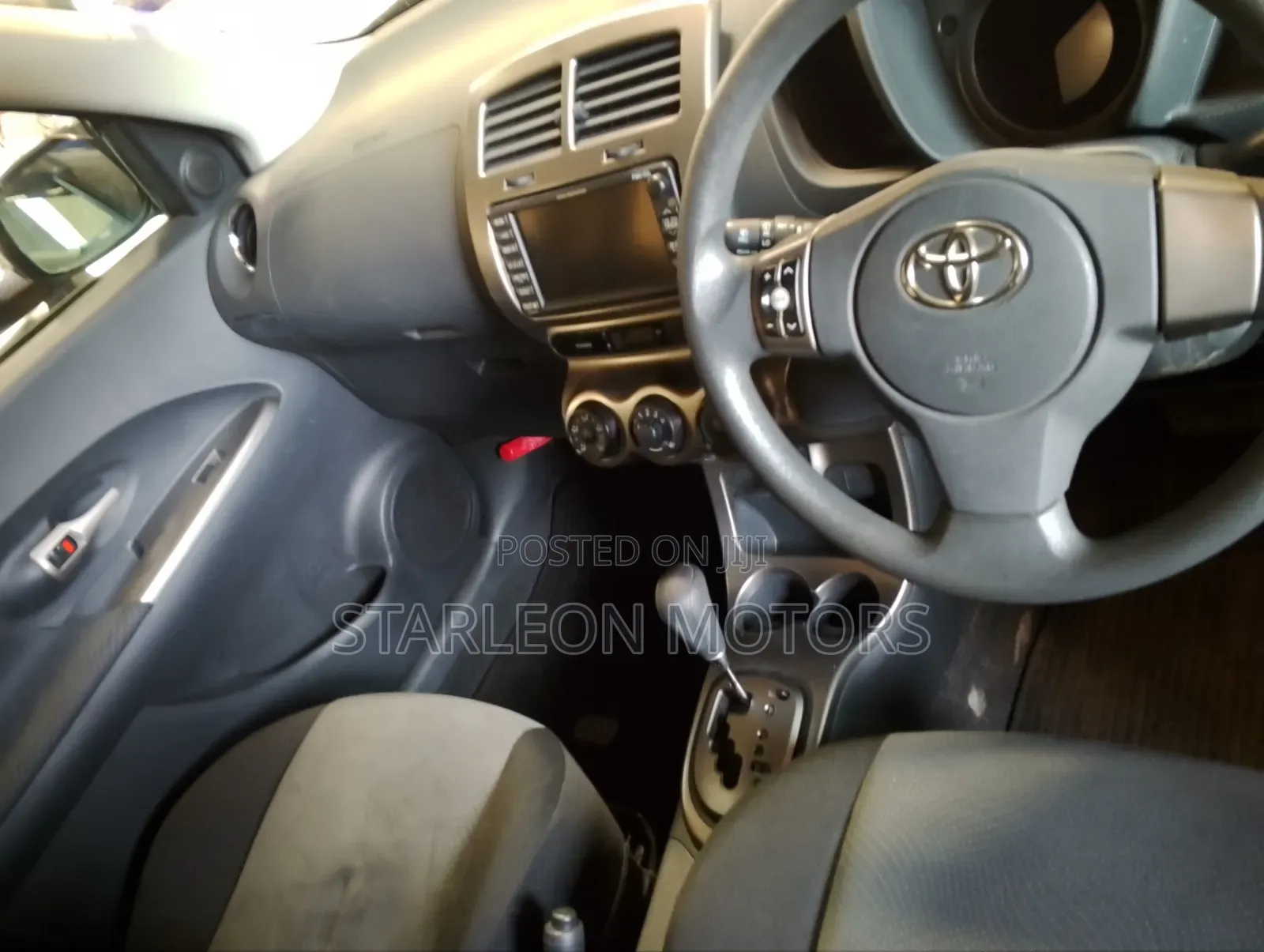 Toyota IST 2011 Blue