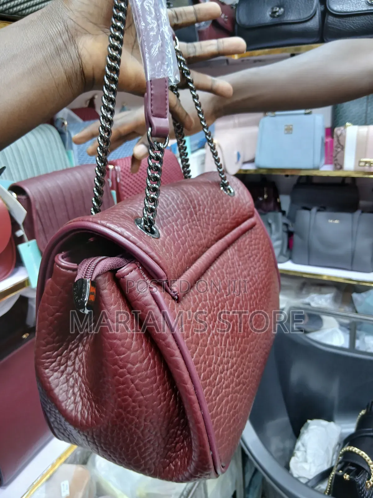 Chrisrosy Shoulder Bag Ina Dark Metallic Twist-Lock Closure